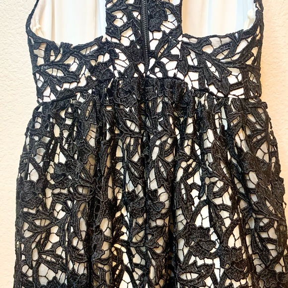 Alice + Olivia Mariel Racerback Sleeveless Cocktail Dress Guipure Lace Black 2 - Picture 10 of 14